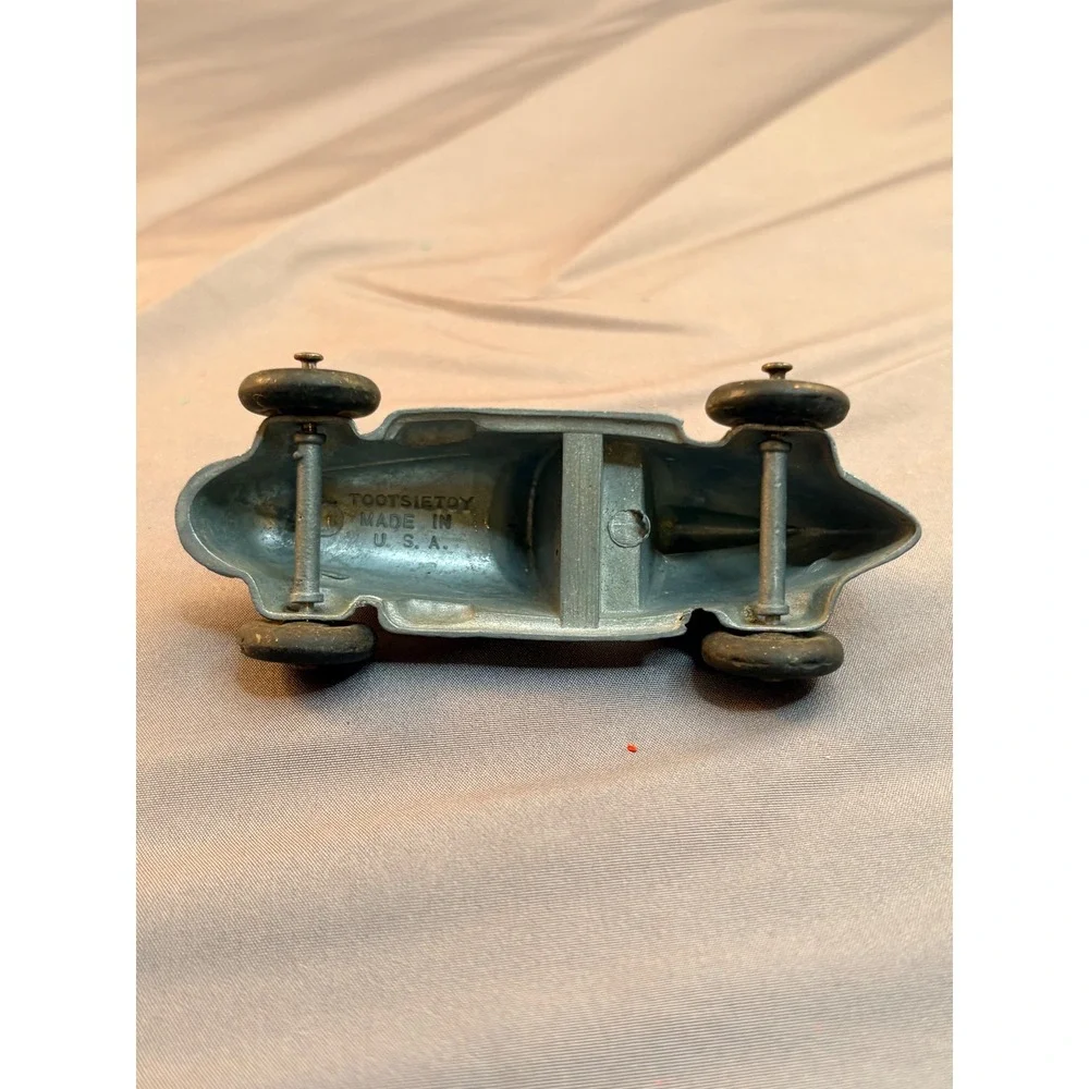 Vintage Tootsietoy Diecast Race Car Number 5 Silver Speedster Made in USA E-25